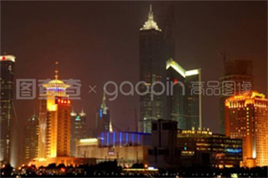 在上海的舞台见证故事的诞生